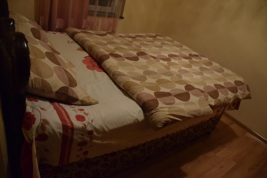 Medico And Suliko Guest House Kutaisi Esterno foto